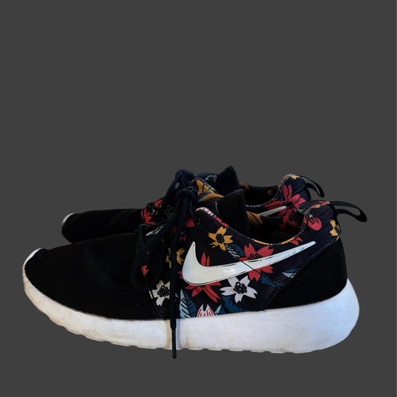 Nike Roshe Run Print 'Aloha' Black Floral Sneakers with White Accents - Picture 2 of 10